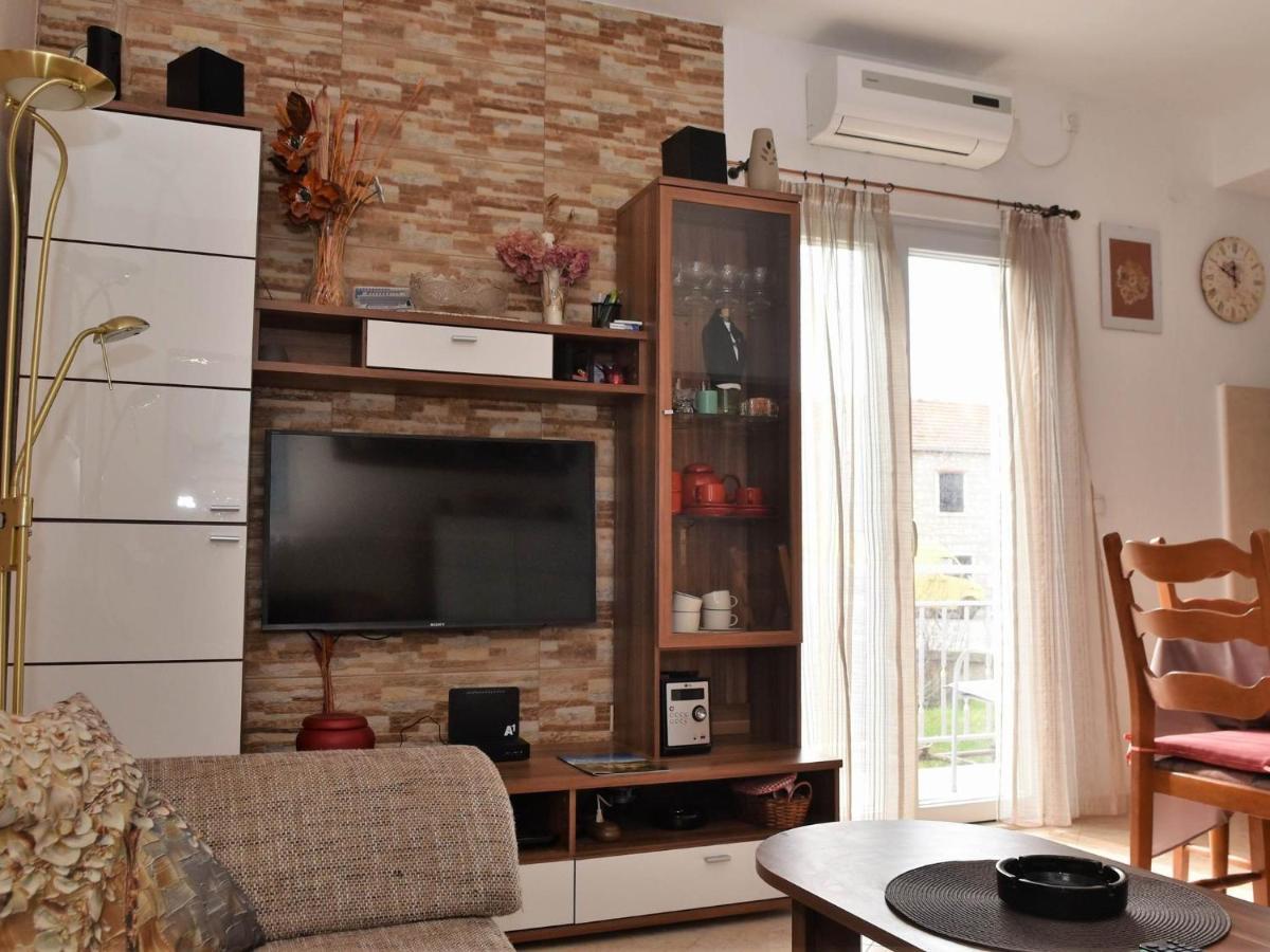 Apartment Manigo Supetar Bagian luar foto
