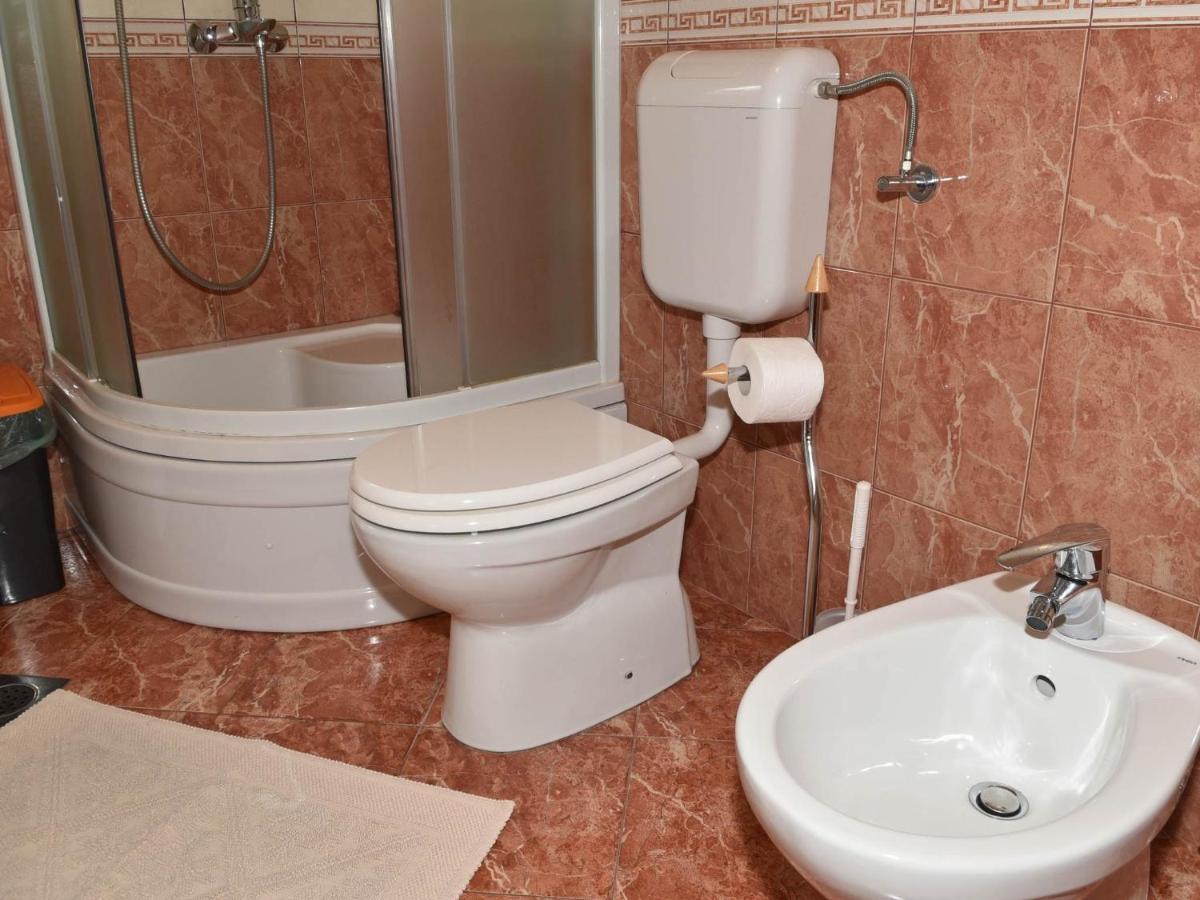 Apartment Manigo Supetar Bagian luar foto