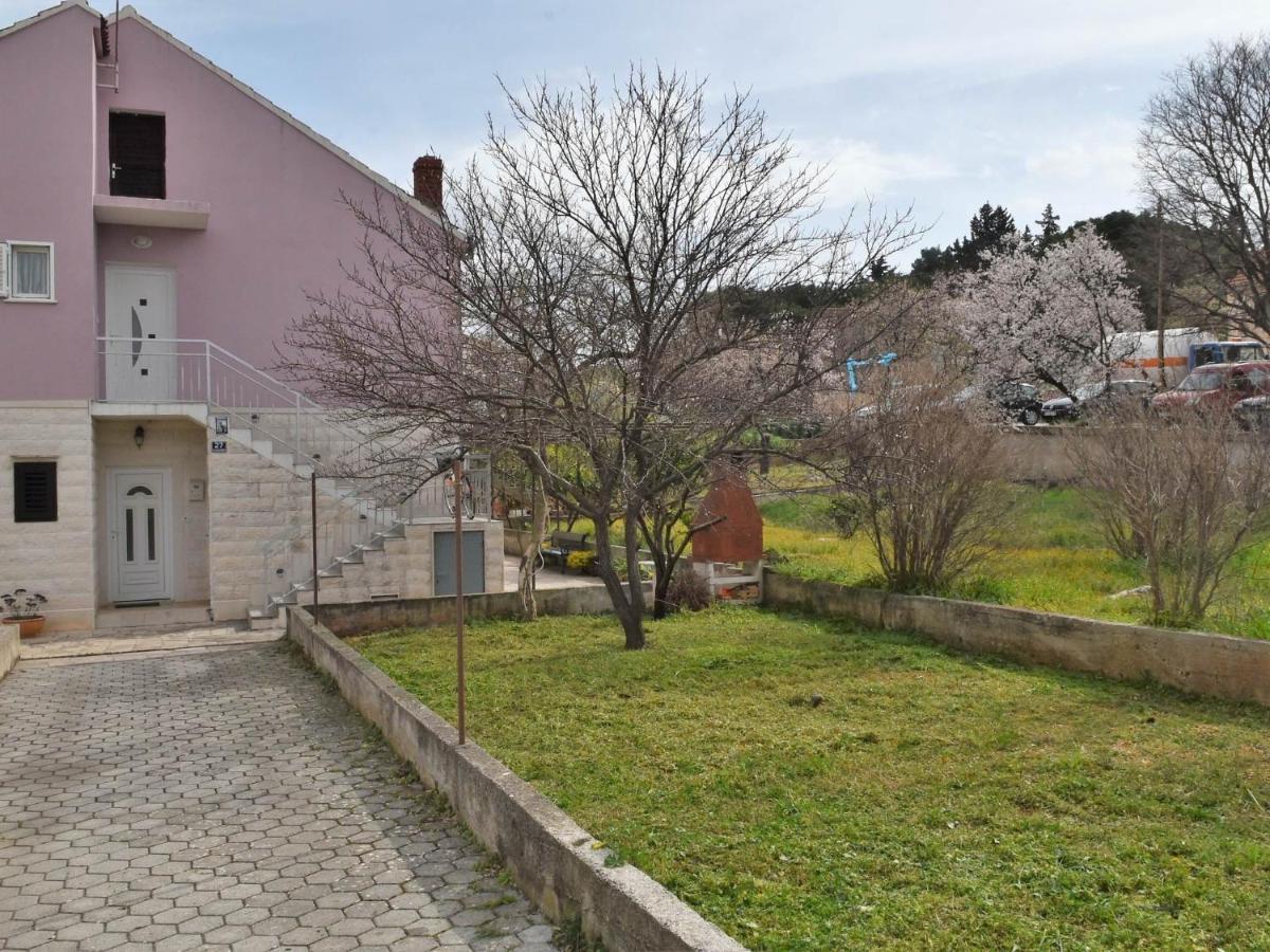 Apartment Manigo Supetar Bagian luar foto