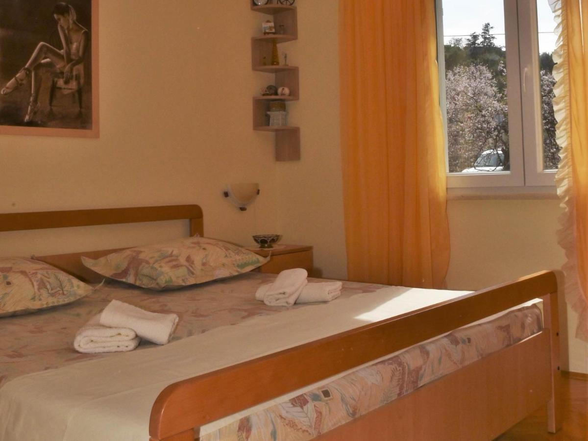 Apartment Manigo Supetar Bagian luar foto