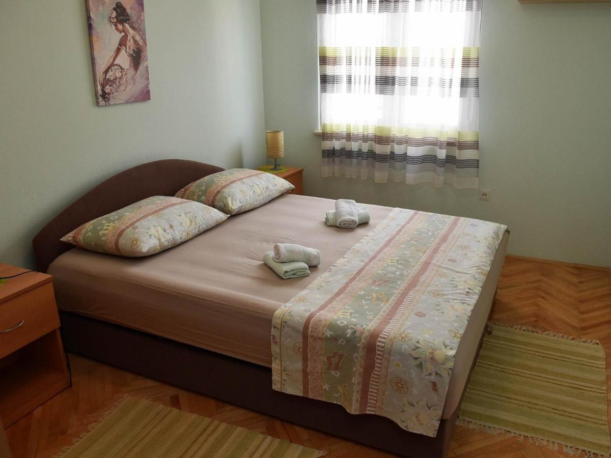Apartment Manigo Supetar Bagian luar foto