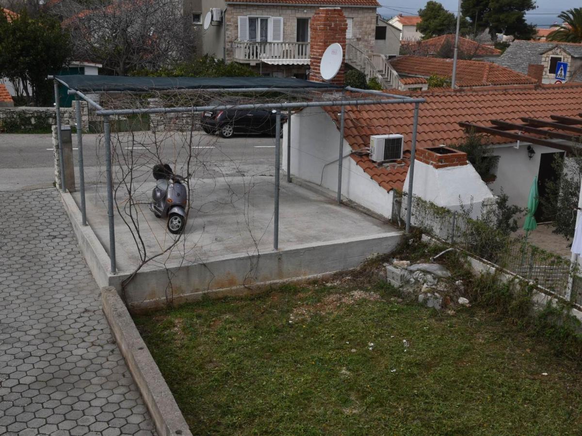 Apartment Manigo Supetar Bagian luar foto