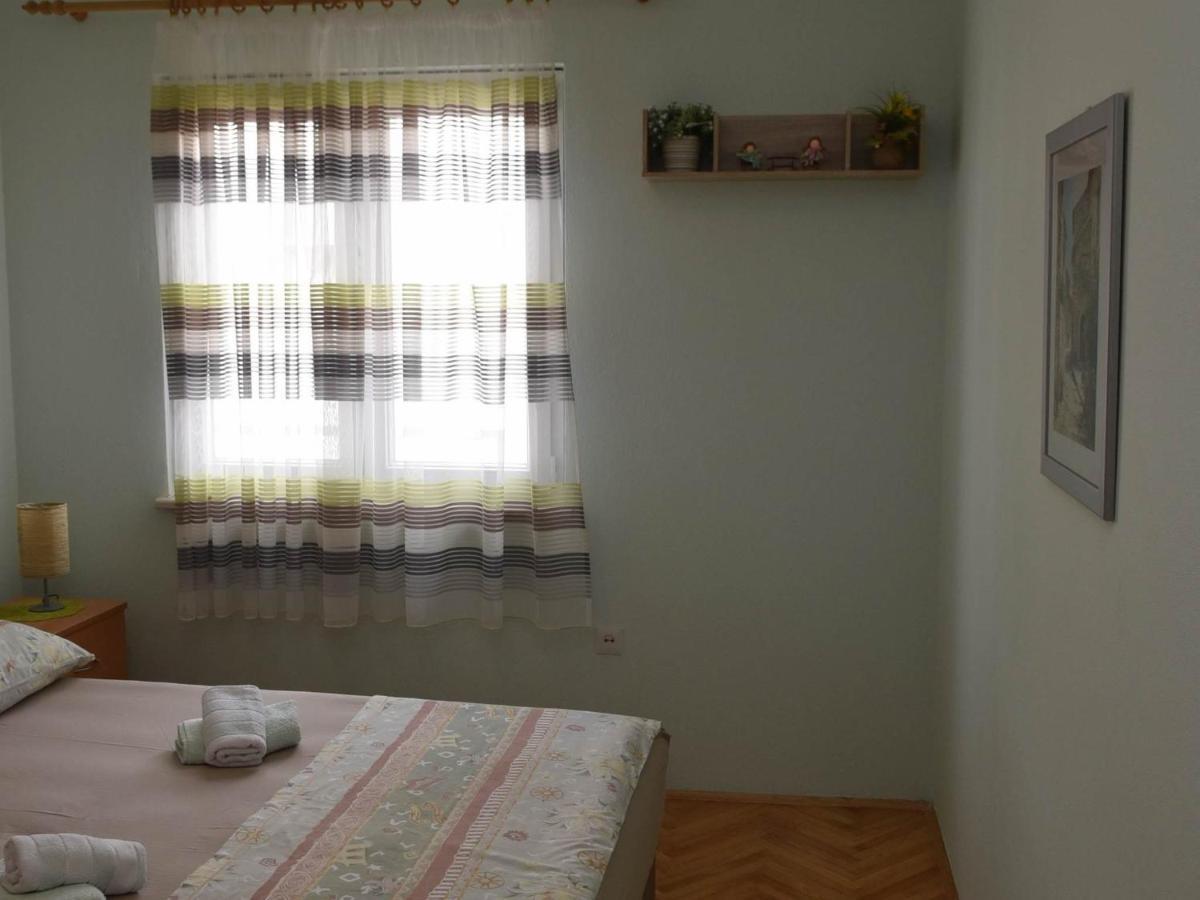Apartment Manigo Supetar Bagian luar foto