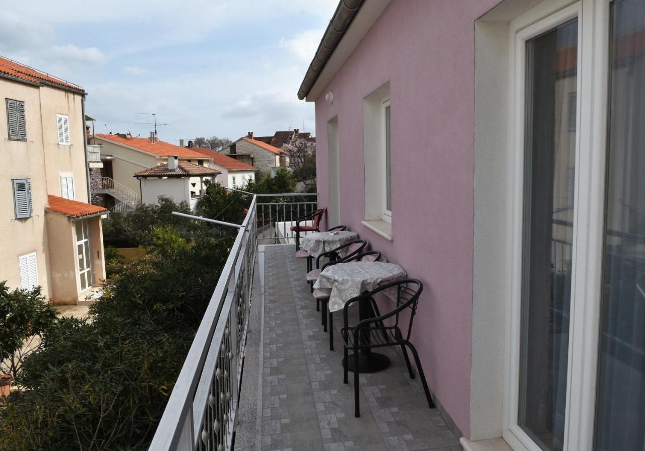 Apartment Manigo Supetar Bagian luar foto