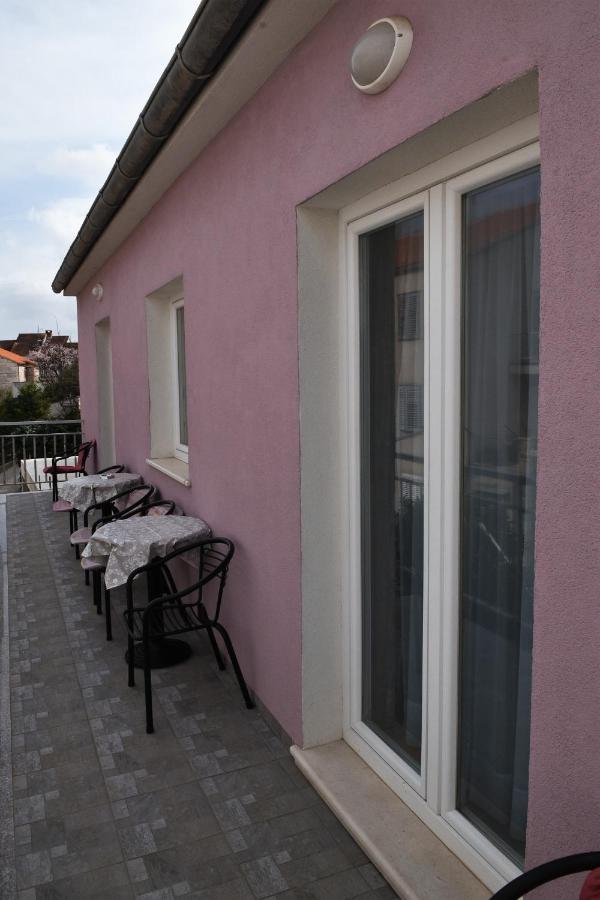 Apartment Manigo Supetar Bagian luar foto