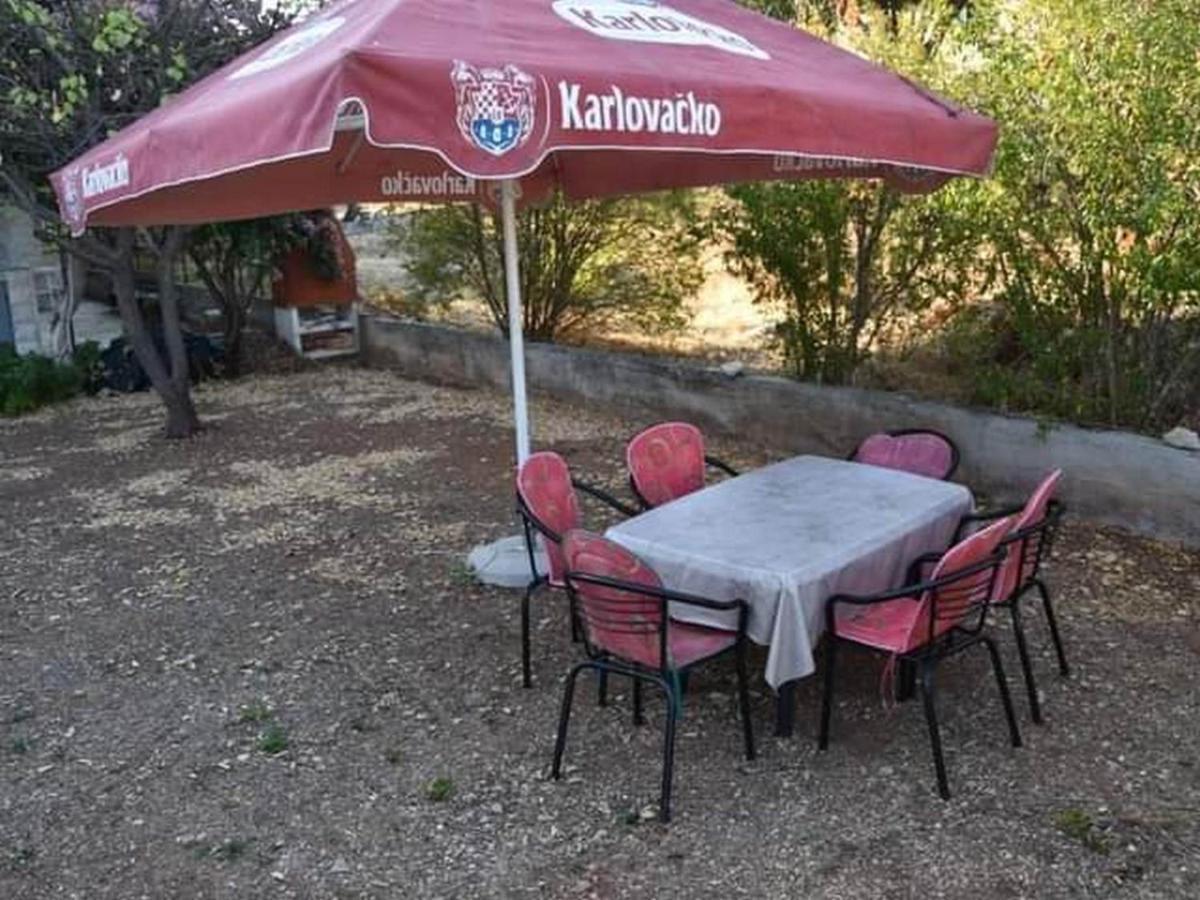 Apartment Manigo Supetar Bagian luar foto