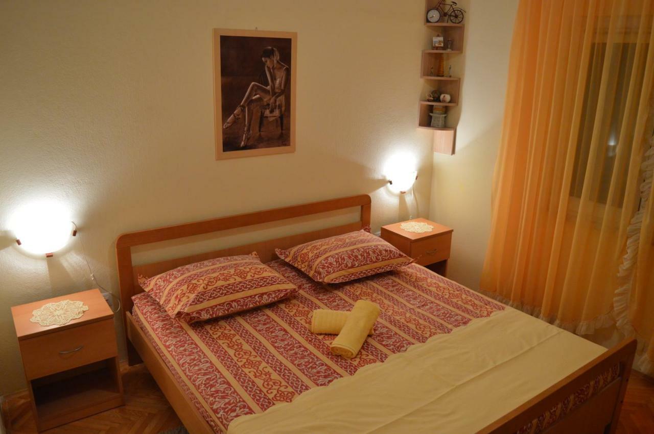 Apartment Manigo Supetar Bagian luar foto